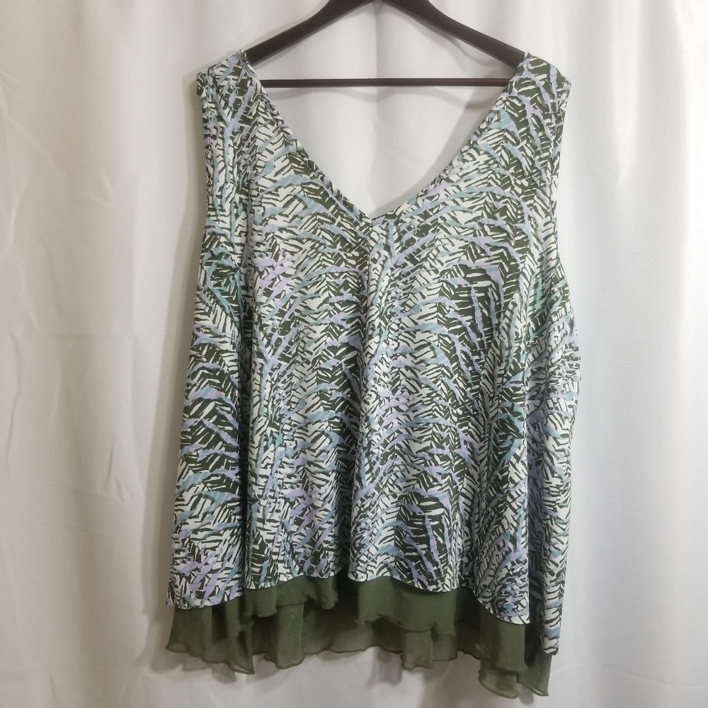 Penningtons Green Patterned V-Neck Layered Tank - Picture 2 of 10